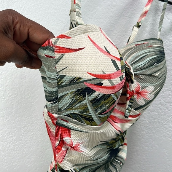 Kona Sol Women's Bandeau Pique High Coverage One Piece Swimsuit Floral Size M - Picture 8 of 8